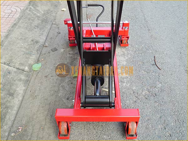 Xe nâng mặt bàn 1000kg Noblelift TF100