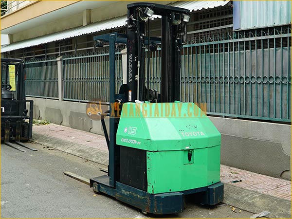 Xe nâng order picker TOYOTA 7FBP15