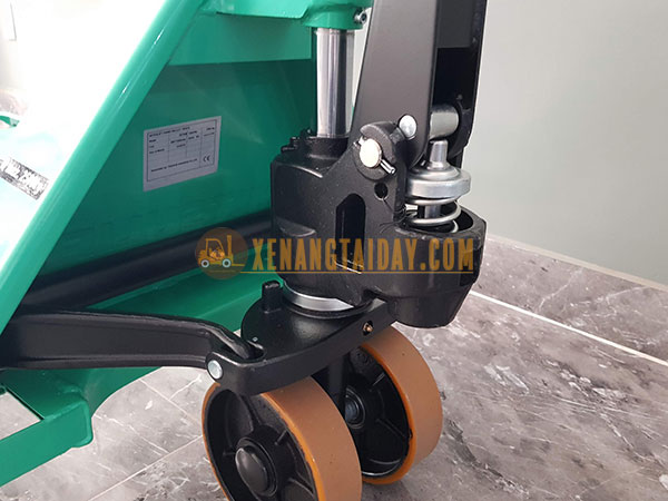 Xe nâng tay 2.5 tấn Mitsulift BF25M - BF25S