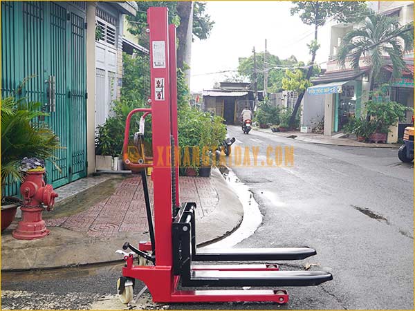 Xe nâng tay cao 1.6 mét CTYE 10/16 NIULI
