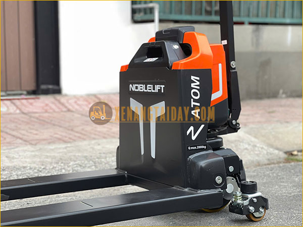 Xe nâng tay điện thấp tự động hoàn toàn 1.5 / 2 tấn NOBLELIFT ATOM 2