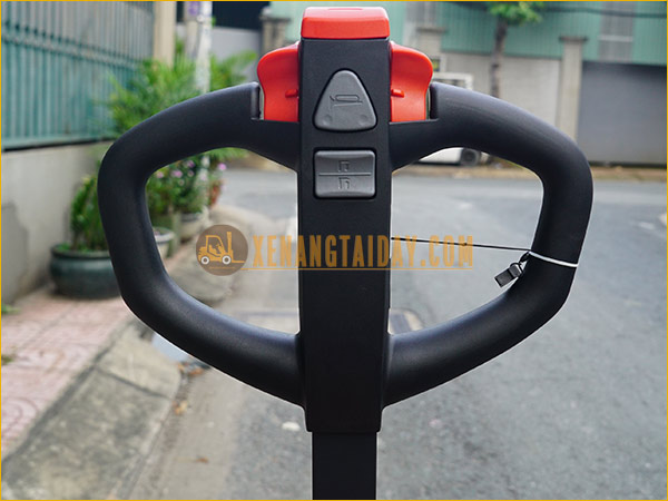 Xe nâng tay điện thấp tự động hoàn toàn 1.5 / 2 tấn NOBLELIFT MỚI 100%