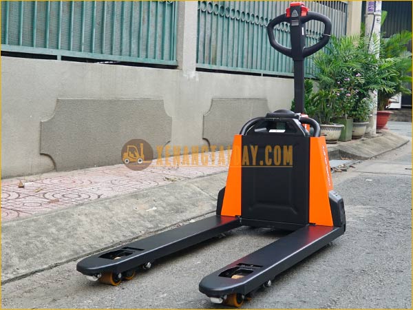 Xe nâng tay điện thấp tự động hoàn toàn 1.5 / 2 tấn NOBLELIFT MỚI 100%