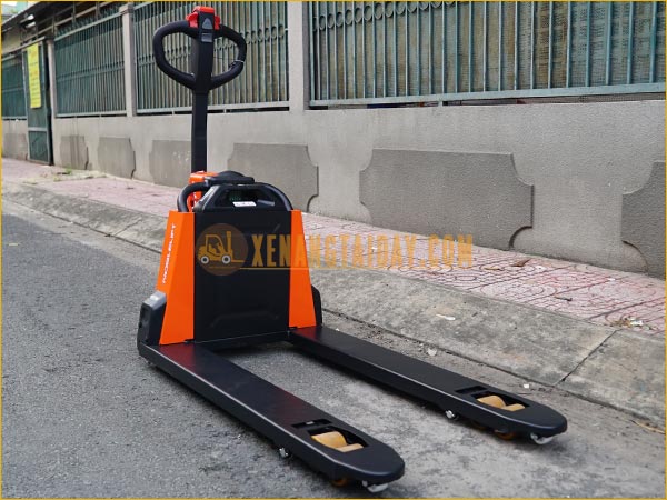 Xe nâng tay điện thấp tự động hoàn toàn 1.5 / 2 tấn NOBLELIFT MỚI 100%
