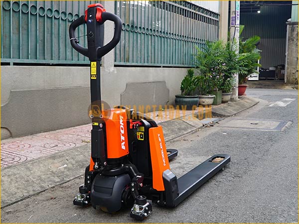 Xe nâng tay điện thấp tự động hoàn toàn 1.5 / 2 tấn NOBLELIFT MỚI 100%
