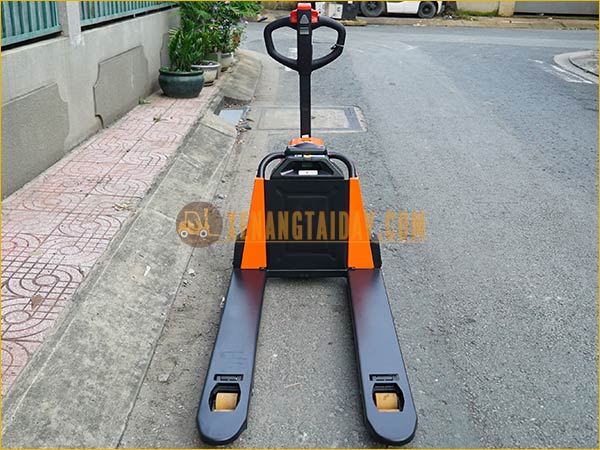 Xe nâng tay điện thấp tự động hoàn toàn 1.5 / 2 tấn NOBLELIFT MỚI 100%