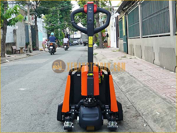 Xe nâng tay điện thấp tự động hoàn toàn 1.5 / 2 tấn NOBLELIFT MỚI 100%