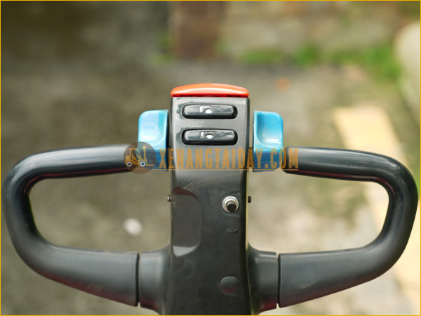 Xe nâng tay điện thấp tự động NICHIYU PLD15S-70-C10