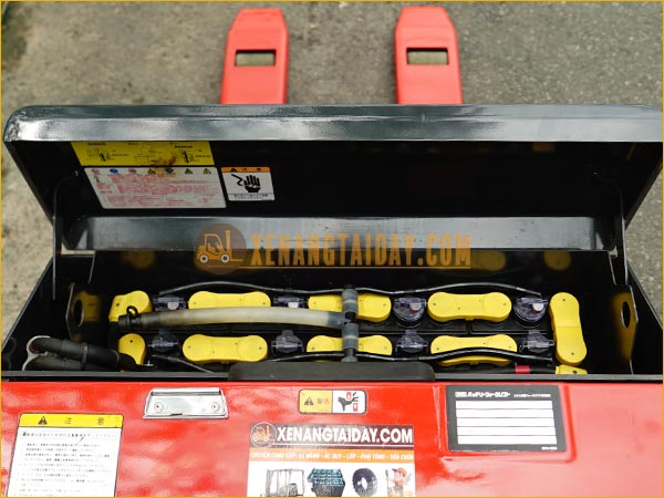 Xe nâng tay điện thấp tự động NICHIYU PLD15S-70-C10