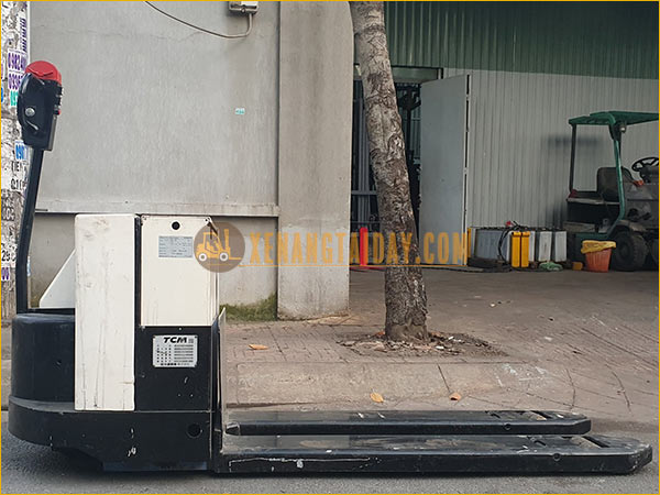 Xe nâng tay điện thấp tự động TCM PTE 20