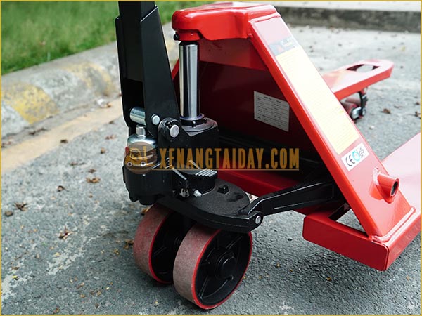 Xe nâng tay thấp 3 tấn NIULI CBY-BF3.0