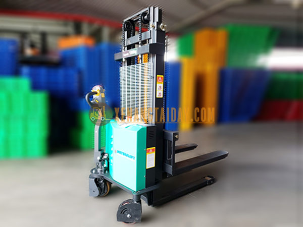 Xe nâng tự động Mitsulift 2 tấn