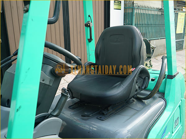 Xe nâng xăng - gas MITSUBISHI FGE15T