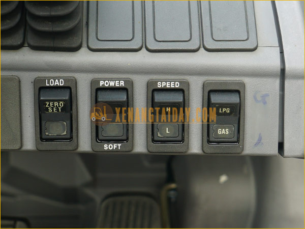 Xe nâng xăng - gas MITSUBISHI FGE15T