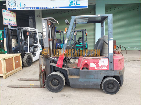 Xe nâng xăng gas Nissan J01M15