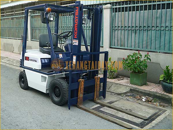 Xe nâng xăng KOMATSU FG15-15