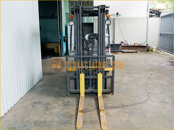 Xe nâng xăng KOMATSU FG15C-21