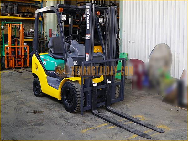 Xe nâng xăng KOMATSU FG15T-18