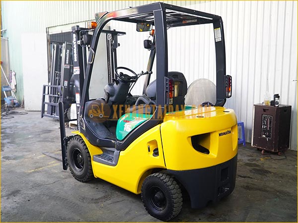 Xe nâng xăng KOMATSU FG15T-18