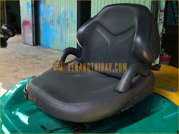 Xe nâng xăng KOMATSU FG20C-15