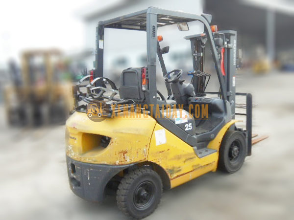 Xe nâng xăng KOMATSU FG25T-17