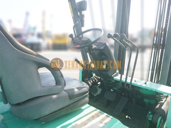 Xe nâng dầu MITSUBISHI FD40T 