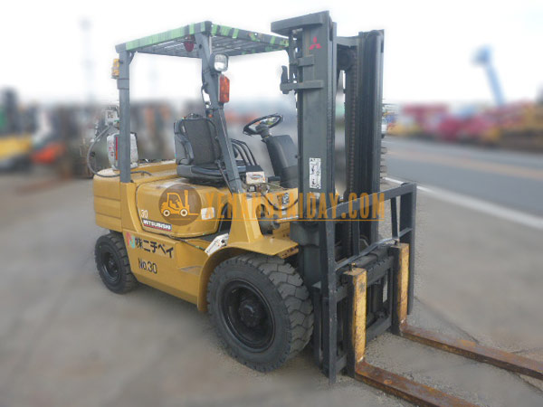 Xe nâng Xăng MITSUBISHI FG30 