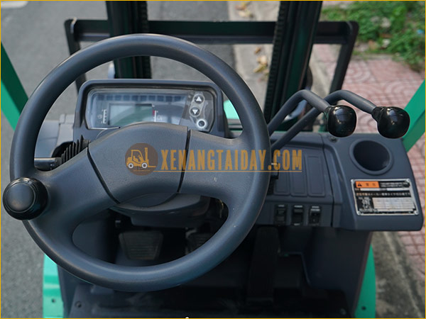 Xe nâng xăng MITSUBISHI FGE15T