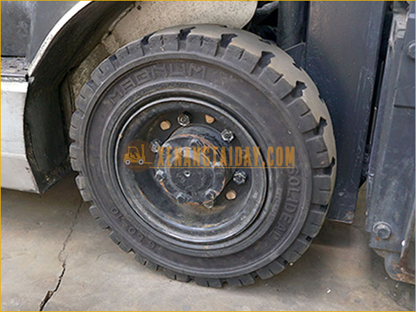 Xe nâng xăng NISSAN EBT-P1F1