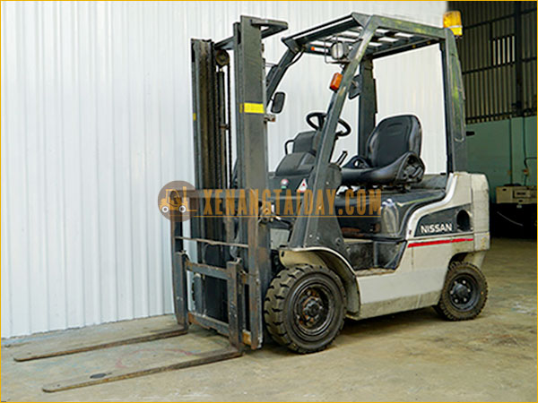 Xe nâng xăng NISSAN EBT-P1F1