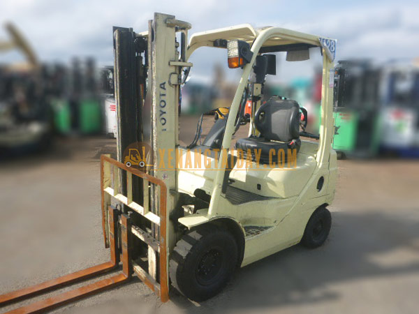 Xe nâng Xăng TOYOTA 02-8FG15