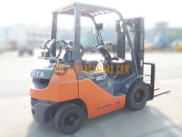 Xe nâng Xăng TOYOTA 02-8FG20