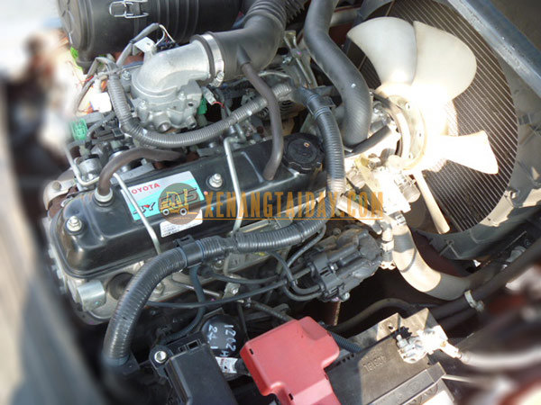 Xe nâng Xăng TOYOTA 02-8FG20