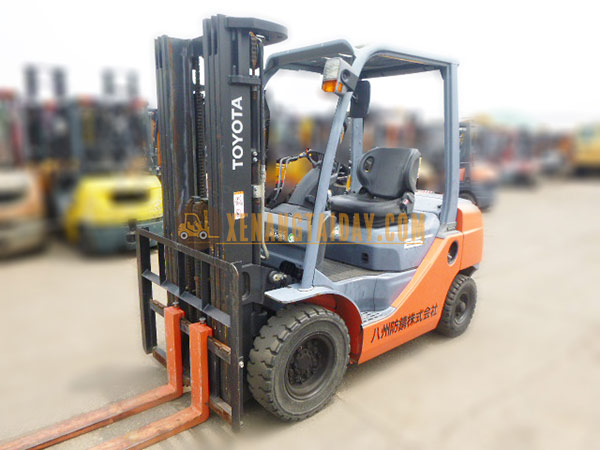 Xe nâng Xăng Toyota 02-8FG25
