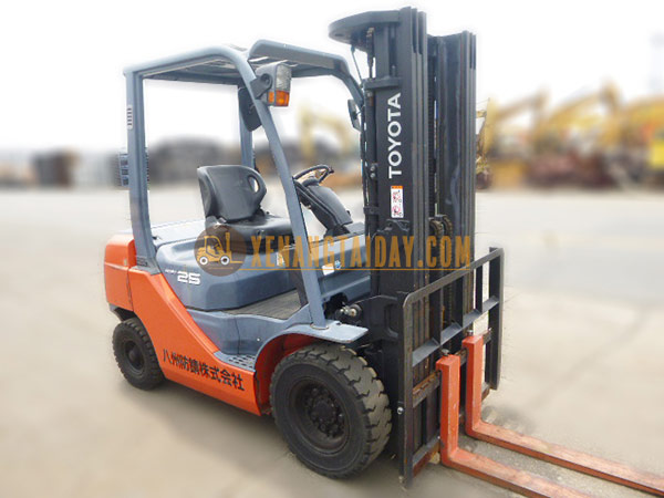 Xe nâng Xăng Toyota 02-8FG25