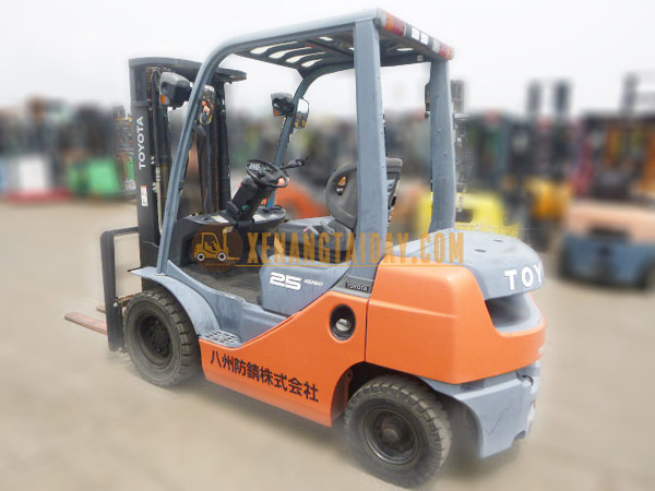 Xe nâng Xăng Toyota 02-8FG25