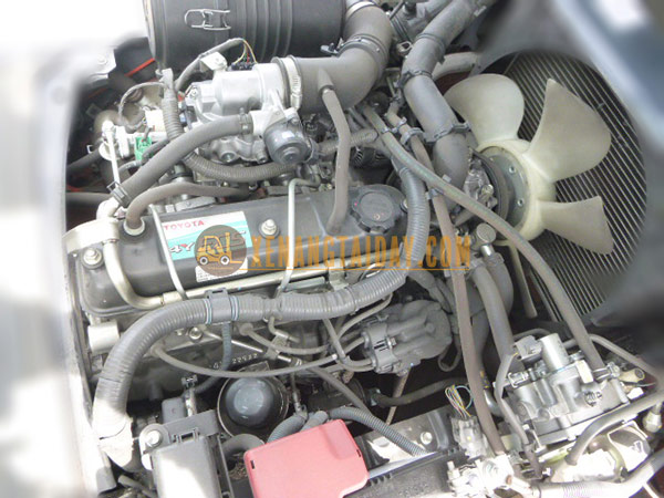 Xe nâng Xăng TOYOTA 02-8FG25
