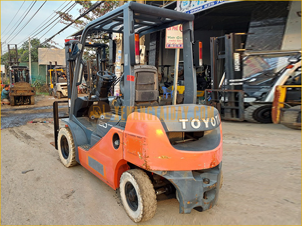 Xe nâng Xăng TOYOTA 8FLG20