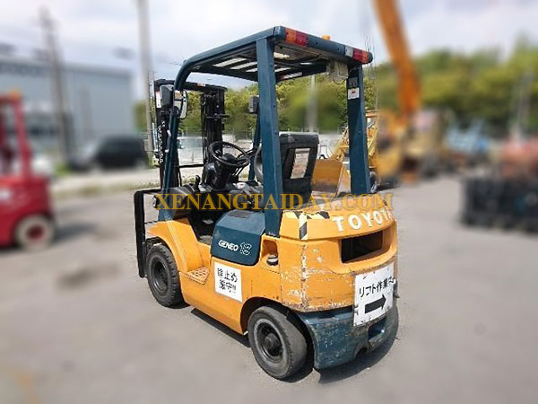 Xe nâng Xăng TOYOTA 40-7FG15