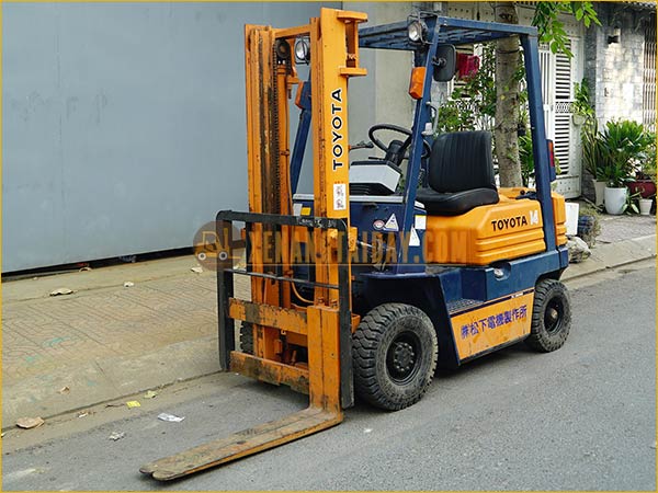 Xe nâng xăng TOYOTA 5FGL14