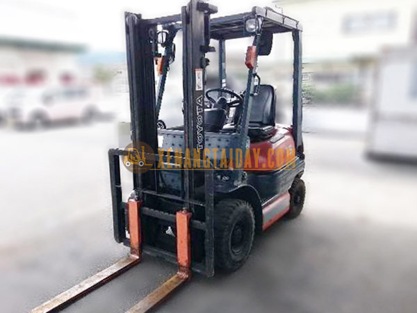 Xe nâng Xăng TOYOTA 6FG15