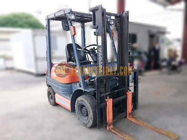Xe nâng Xăng TOYOTA 6FG15
