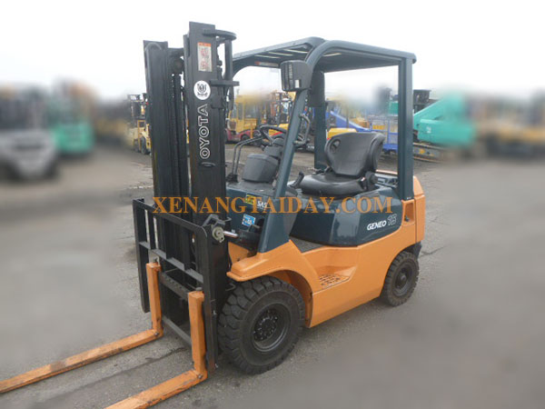 Xe nâng Xăng TOYOTA 7FGL15