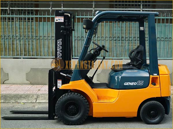 Bán xe nâng xăng Toyota 1 tấn Số Sàn Nhật Bãi