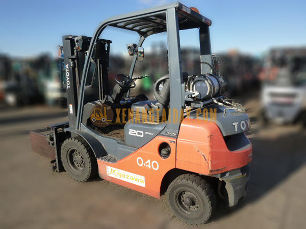 Xe nâng Xăng TOYOTA 8FG20