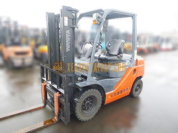 Xe nâng Xăng TOYOTA 8FG25