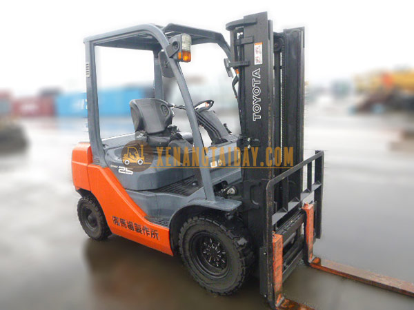 Xe nâng Xăng TOYOTA 8FG25