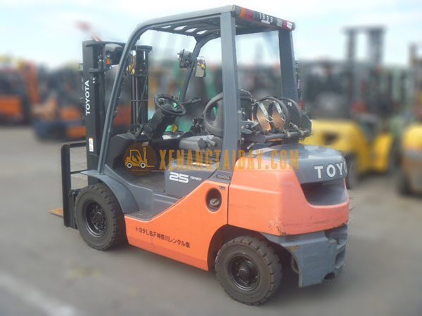 Xe nâng Xăng TOYOTA 8FG25