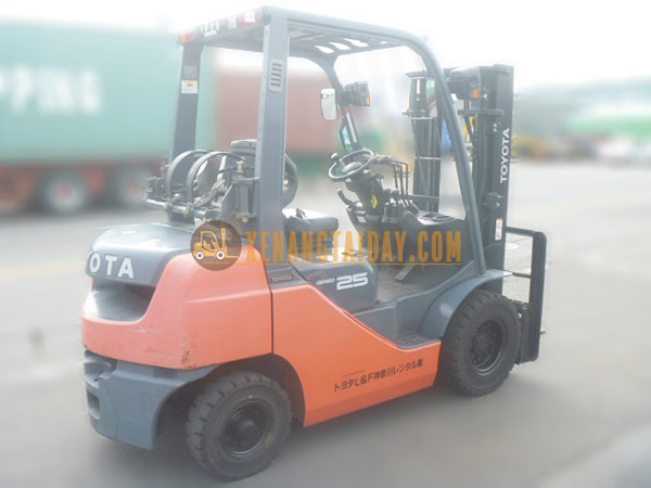 Xe nâng Xăng TOYOTA 8FG25