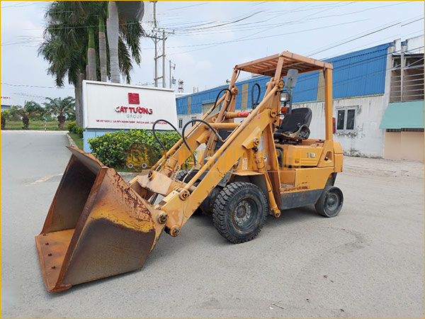 Xe xúc nâng TCM SD10Z6